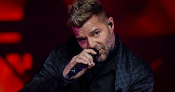 Ricky Martin ma poważne problemy. Oskarżono go o... kazirodztwo!