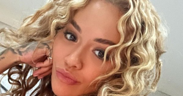 Rita Ora odsłania na plaży swoje mięśnie! Sama Paris Hilton zachwyca się figurą piosenkarki!