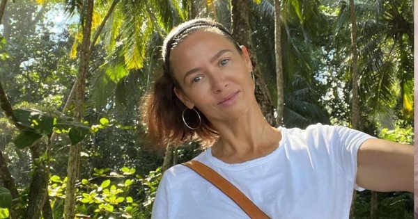 Kinga Rusin pręży się i robi drapieżne pozy w obcisłym kostiumie w panterkę. Fani: "Super figura"