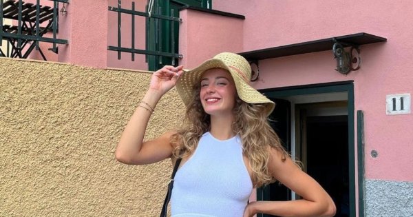 Wiktoria Gąsiewska pokazała babcię. Fani: "Myślałam, że to mama! Jesteś do niej mega podobna"
