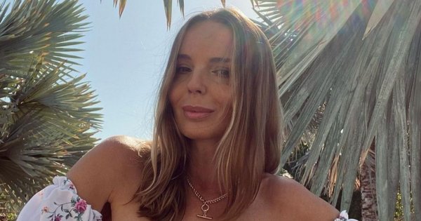 Agnieszka Włodarczyk z zimnym smoothie w dłoni narzeka na hiszpańskie upały. Kto by pomyślał, że w tym rejonie świata będzie gorąco...