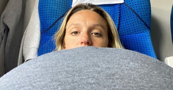 Rozkraczona Ola Żebrowska zdradza zalecenia lekarza. Przede wszystkim SEKS!