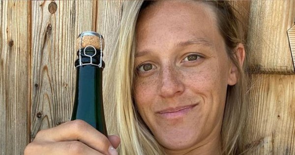 Ola Żebrowska eksponuje ogromny ciążowy brzuch w niedopasowanej bieliźnie. Fani: "Ale tyłeczek to jest mniam"
