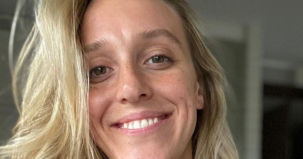 Żebrowska w windzie z cycem na wierzchu: "Tydzień po vs tydzień przed". Fani: "Wszystko musisz pokazać"