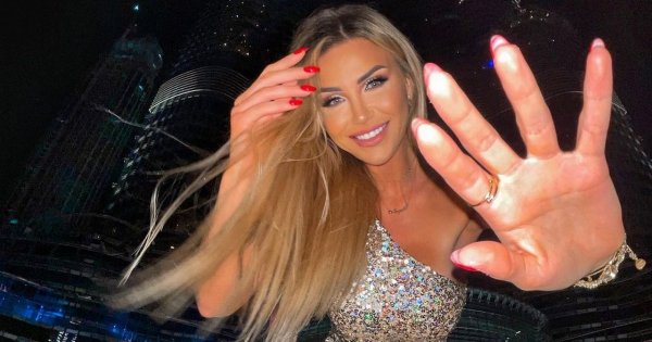 Angela Dańczak z "Love Island" wygina się na Bali w obłędnym czarnym bikini i prezentuje "boskie ciało". "Przegięłaś" - piszą fani