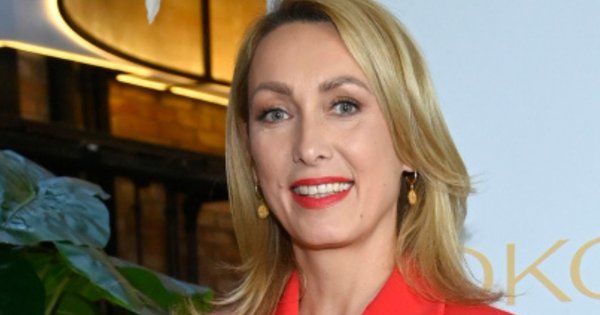 Anna Kalczyńska odsłania zgrabne nogi na antenie! 