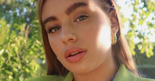 Oliwia Bieniuk w szczerym wywiadzie o Annie Przybylskiej: "Surowo mnie wychowywała"