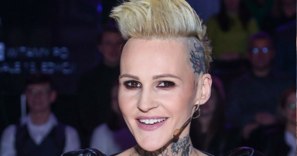 Agnieszka Chylińska ma nowe tatuaże na twarzy. Nie uwierzycie, jaki ma napis na czole!