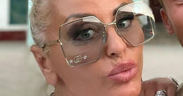 Dagmara Kaźmierska relaksuje się na jachcie w Egipcie i odsłania obfity biust. Ktoś pisze: "Botoks już nie pomaga"
