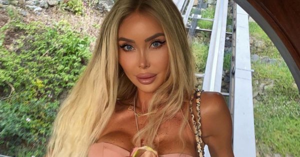 Julia Dybowska na zdjęciu z mamą. Obie są szalenie szczupłe! Ktoś pisze: "Siostra, a nie mama"