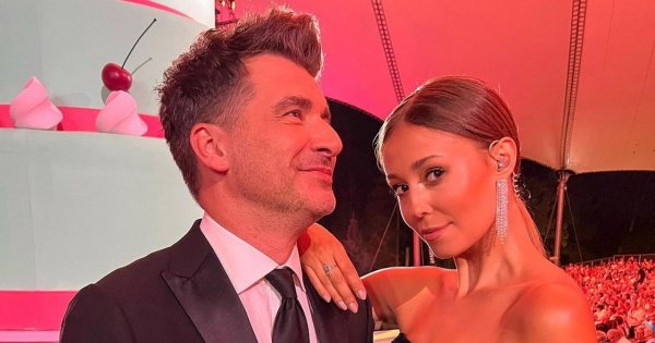 Izabella Krzan w czarnej sukience z rozcięciem na nogę do samego uda! Czy to odpowiednia stylizacja do Telewizji Publicznej?