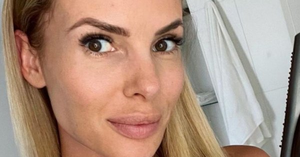 Izabela Janachowska świetnie się bawi w błyszczącej sukience z dekoltem do pępka! Odsłoniła zbyt wiele?