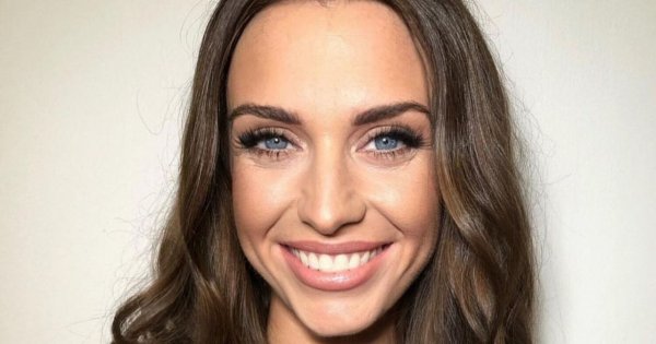 Julia Kamińska w mocno wyciętym hot body. Fani: "Jak u diabła w piekle. Aniołek Charliego"