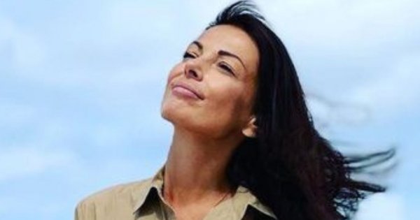 Katarzyna Glinka postawiła na stylizację total black i olśniła fanów! Zachwytów nad sukienką aktorki nie ma końca!