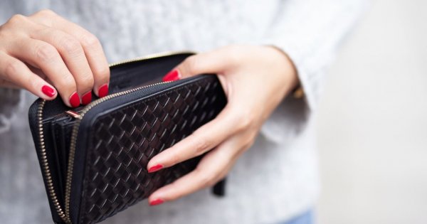 "Giną mi pieniądze z portfela. Podejrzewam syna, choć nie przyłapałam go na gorącym uczynku"
