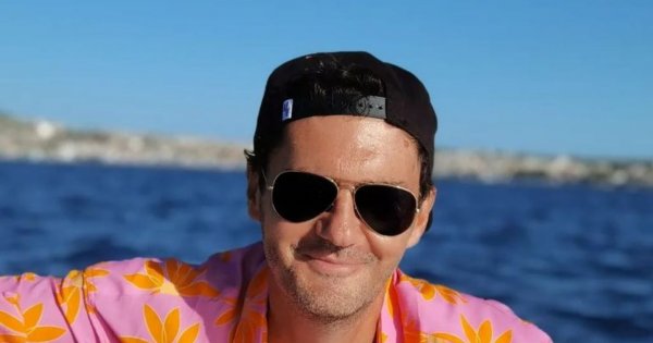 Kuba Wojewódzki prezentuje swój styl. Fani: "Fajny chłop w takich szmatach. Jakby Ci kto w gacie narąbał"