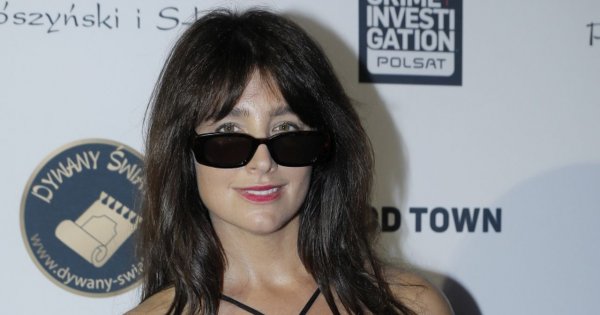 Laura Samojłowicz na premierze książki Ewy Minge w czarnej mini sukience i bez stanika. To najgorsza stylizacja wieczoru?