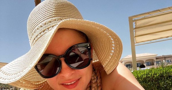 Magda Narożna wypina cyc w koncertowej stylówce. Fani: "Jak jakiś kur**szon. Typowa wieśniara!"