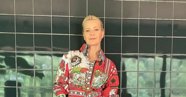51-letnia Małgorzata Kożuchowska w bikini pluska się w wodzie. Fani: "Figura nastolatki tylko cycków brak"