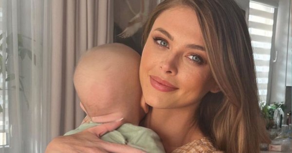 Joanna Opozda w skąpym bikini pozuje z Vincentem. Ktoś pisze: "Śliczni jesteście. A młody jaki już duży"