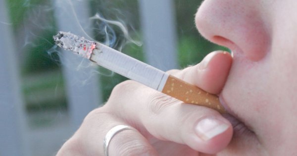 "Mam ponad 40 lat i ukrywam przed rodzicami, że palę" - oznaka szacunku czy nieodcięta pępowina?