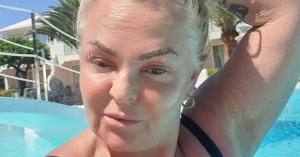 Słowikowa w czerwonym bikini pokazuje brzuch i odchudzoną figurę! "Wyglądasz jak 18-tka!" - piszą fani