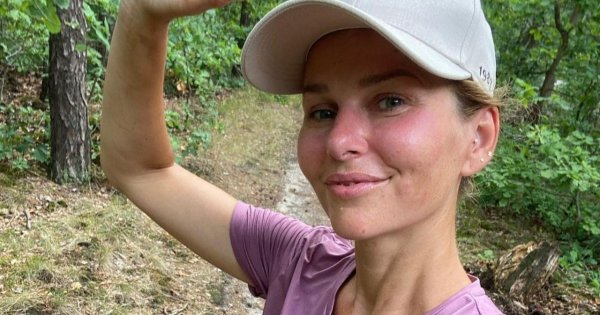 Paulina Sykut-Jeżyna żegna się z Grecją w skąpym bikini. Ktoś pisze: "Petarda! Jesteś seksowna"