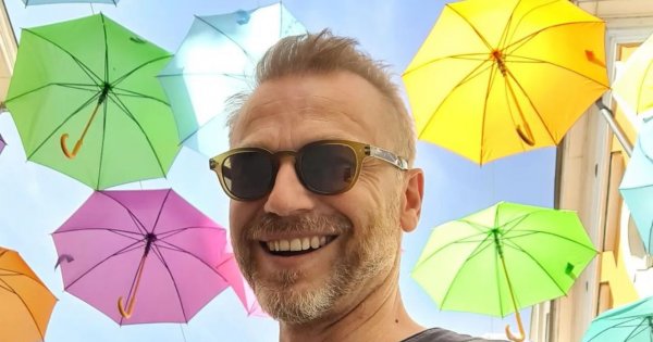 Krystian Wieczorek dziś obchodzi 47 urodziny. Z tej okazji przypominamy jego najlepsze męskie stylizacje