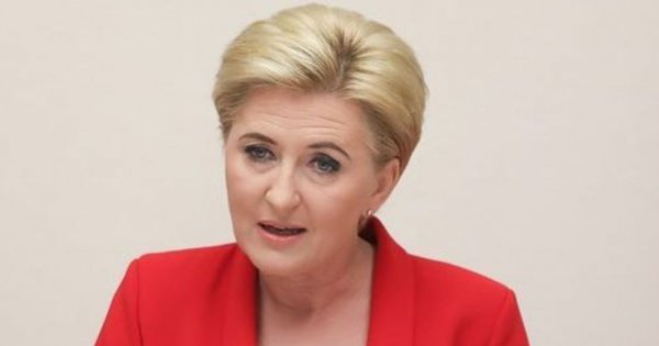 Agata Duda w pięknych sukienkach podczas wizyty w RPA. Pojawił się miły patriotyczny akcent...