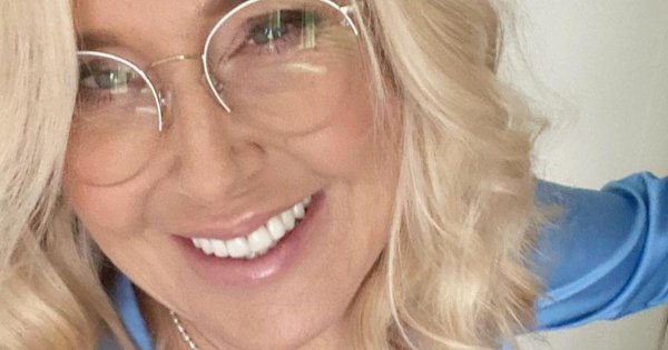 Agata Młynarska odkopała modowe smaczki sprzed lat i stworzyła ciekawą stylówkę! "Super, a figura jak 18-tka!" - piszą internauci