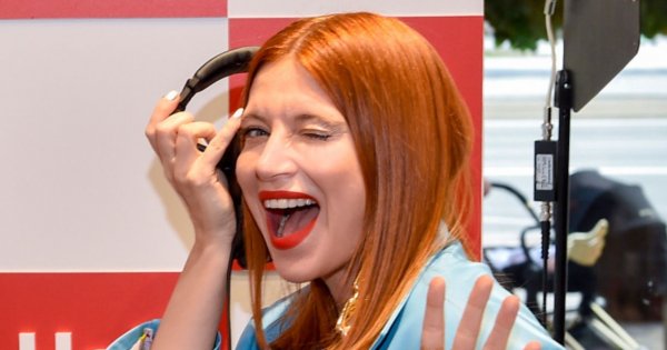 Ada Fijał w wystrzałowej stylizacji. Ostre kolory i markowa bielizna grają pierwsze skrzypce!