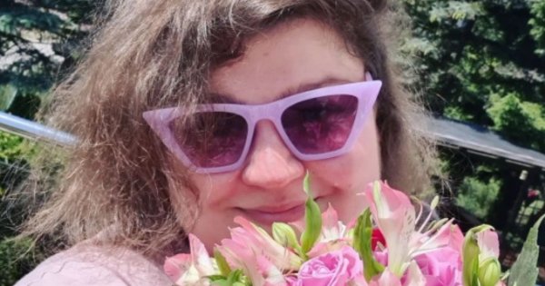 Ciężarna Dominika Gwit w sukience w groszki. Pisze: "Dzieciątko rośnie, a ja trochę maleję". Dobrze wygląda?