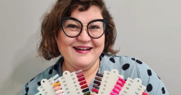 Dominika Gwit pokazuje jesienne kurtki i płaszcze. To świetna inspiracja dla kobiet w każdym rozmiarze!