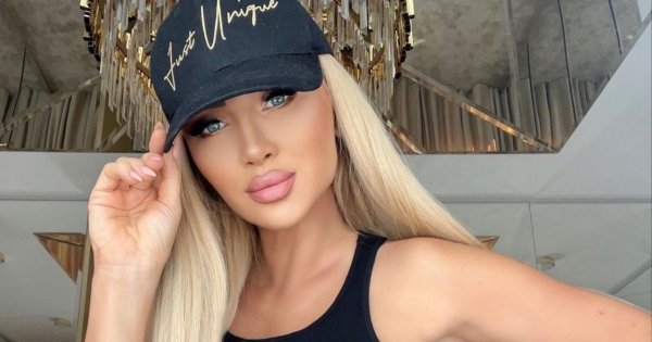 Izabela Macudzińska w beżowej sukni balowej. Fani: "Wygląda jak narzuta na łóżko"