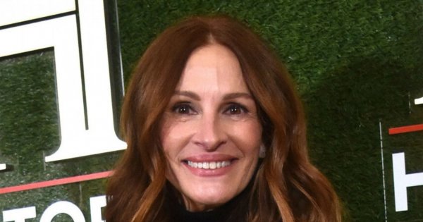 Julia Roberts eksponuje nogi w miniówce! Coś z tą stylizacją jest nie tak?