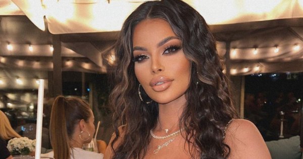 Justyna Gradek pokazuje dyplom ukończenia studiów! Jak modelka wyglądała przed operacjami plastycznymi?