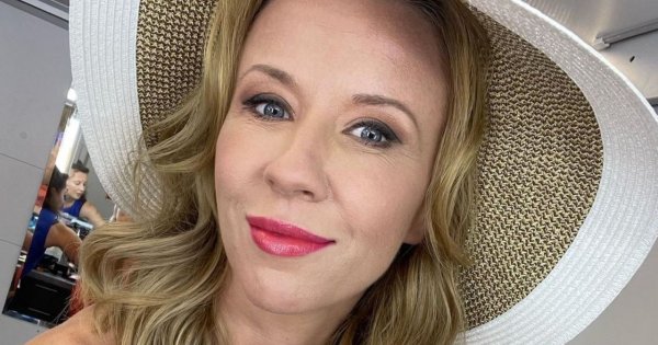 Katarzyna Ankudowicz w krótkiej mini i rozwianych włosach: "Być jak Beyonce". Fani: "Chyba Król Lew!"
