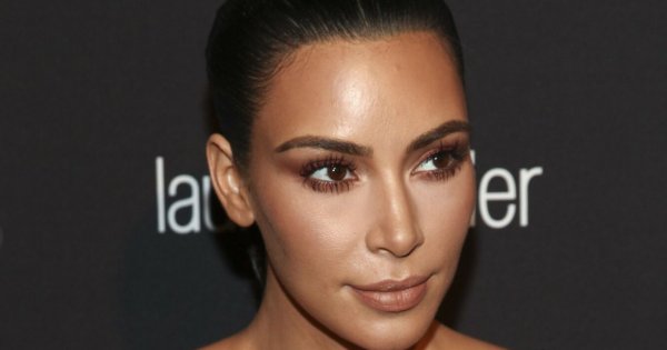 Kim Kardashian ledwo zmieściła się w mega obcisłe spodnie... Ta stylizacja to totalna wpadka?!