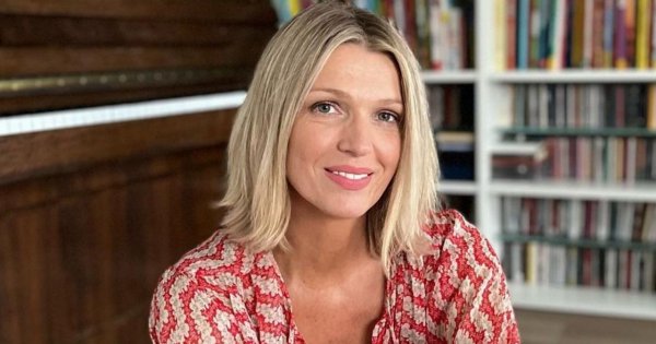 46-letnia Magda Mołek eksponuje piersi w kusej bieliźnie. Ktoś pisze: "Seksowna kobieta"