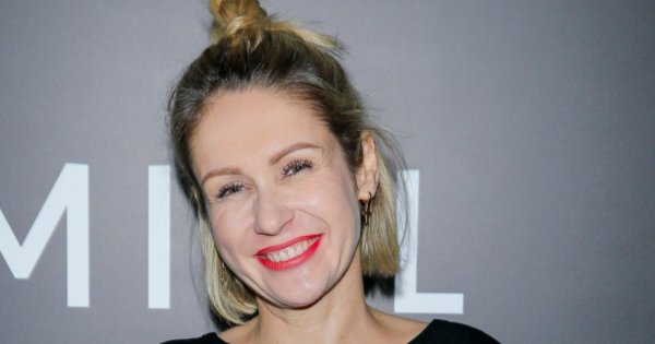 Całuśna Małgorzata Ohme na pokazie Łukasza Jemioła. Całowała się na ściance z mężczyznami i kobietami!