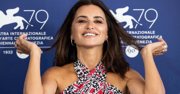 Penelope Cruz olśniła we wzorzystej sukience maxi na premierze filmu! Wspaniała stylizacja!