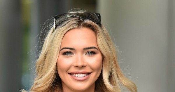 Sandra Kubicka zna trendy na jesień 2022. Ten płaszcz i kozaki to hit! WOW!