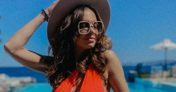 Anna Wendzikowska znów kusi figurą w skąpym stroju kąpielowym. Ktoś pisze: "A co ona ma pod pachami?"