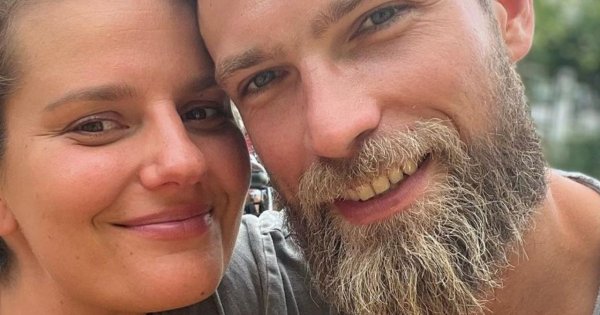 Zofia Zborowska udowadnia, że perspektywa ma znaczenie. Pokazała selfie zrobione jedno po drugim... Eksponuje zmarszczki i drugi podbródek!
