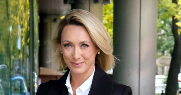 Anna Kalczyńska zachwyciła elegancką stylizacją! Ciężko przejść obojętnie jej płaszcza!