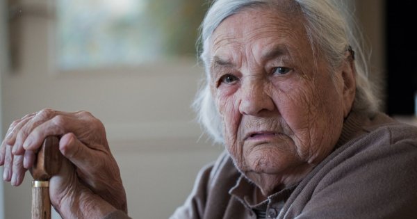 "Choruję na Parkinsona. Widzę, że dzieci i wnuki się mnie wstydzą. Poświęciłam życie rodzinie, taką mam zapłatę!"