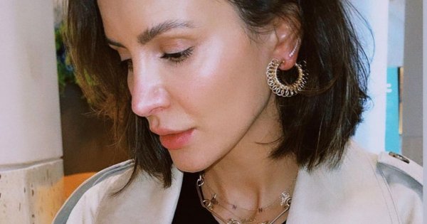Sara Boruc eksponuje nogi w skórzanej mini. Ma na stopach niebotycznie wysokie buty!