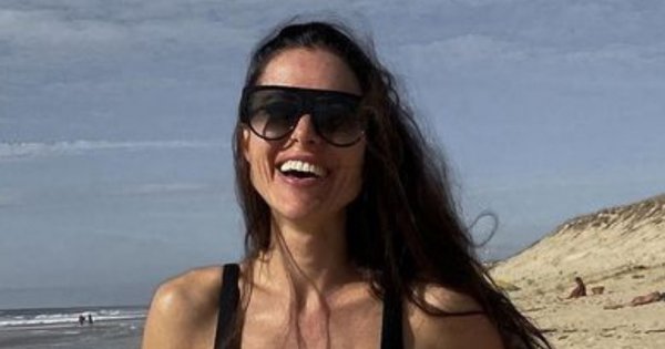 Celia Krychowiak eksponuje muśnięte słońcem ciało w skąpym bikini. Rzeźby może pozazdrościć jej nawet mąż?