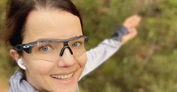 Joanna Jabłczyńska wygrzewa się w gorącym jacuzzi, które aż paruje. Największe wrażenie robi jednak jej figura!