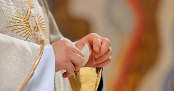"Czy w rodzinie były przypadki choroby psychicznej"? To m.in. o to pyta ksiądz przed ślubem...